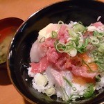 備長炭炭火焼 居魚菜々 わさびの花 - 海鮮丼￥５００