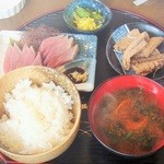 丸魚食堂 - 季節限定初ガツオ￥850