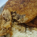 ヨーロッパ軒 - ジュワッと肉汁あふれるメンチカツとソース、甘みのあるご飯が止まらない美味しさ！