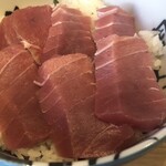 まぐろ大谷 - 鉄火丼の鮪はいい部位に当たりました