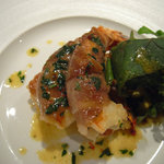 KISS'N  Little dining - 生ハムを巻いた海老のソテー　ピンクペッパーのバターソース