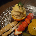 KISS'N  Little dining - バーボン風味のキャラメルムース