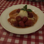 トラットリア チンチン - 2015.04　焼きイチゴのデザート