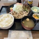 和食 ふるさと - 料理写真:生姜焼き定食（にんにく）