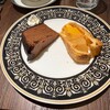 カフェ・ラ・ミル - 料理写真:ハーフ＆ハーフケーキセット(アップルパイ、ザッハトルテ、紅茶)