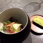 フロリレージュ - 変遷 大分産しいたけと鴨の生ハム、牛のチーズ グリーンピースのフィナンシェ