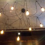 フロリレージュ - エントランスロビーの渋いライティング