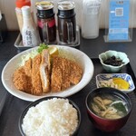 とんかつ太郎 - 料理写真:特ロースかつ定食¥1850、ご飯大盛り¥90