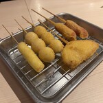元祖串かつ 恵美須商店 - 追加注文のうずら、玉ねぎ、ウインナー、モッツァレラチーズ