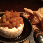 遠藤利三郎商店 押上本店 - 名物カマンベールチーズ