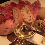 遠藤利三郎商店 - 看板の盛り合わせ