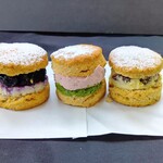 TSU CONES - ブルーベリー＆クロテッドクリーム、抹茶＆ラズベリー、レーズンクリーム＆メープル