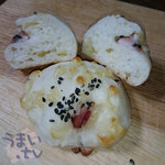 ベーカリー 南 - プティフロマージュ　ベーコン　1個70円