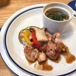 HELIX - 2015.4. ワンプレートランチ（\1080）のメインは大山鶏のソテー