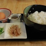麺や 福一 - にわとり村有精卵の玉子かけごはん(200円)