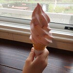 喫茶いちご - いちごソフトクリーム(ノーマルコーン)