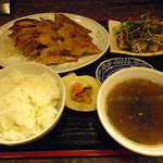 中国料理 駒 - 餃子定食 ８５０円　注）画像では、ご飯とスープが、かなり大きく見えてます