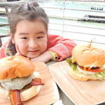 Lagoon Grill - ベーコンチーズバーガー＆トマトレタスオニオンバーガー