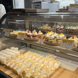 Fresh Cheese Desserts Jiri_1