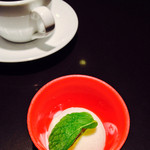 鉄板Diner JAKEN - ヨーグルトアイスとコーヒー