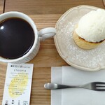 dress up coffee - 珈琲（エチオピア　サイフォン）とレアチーズケーキ