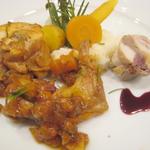 トラットリア ダ コヴィーノ - ウサギ（モモ・手羽・ササミ？とレバーのソーセージ）