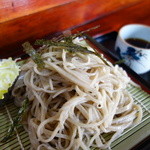 かんのや - ざる蕎麦（\600税込み）二八、蕎麦粉は会津のかおり。風味が良い手打ち蕎麦