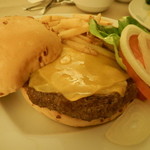 Sheraton Waikiki - チーズバーガー