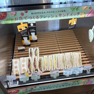 カフェ・ド・クリエ_0