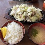 びっくり焼亭 - びっくり焼肉1.5人前・ごはん大