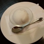 アーンドラ・ダイニング - レモンアイスクリーム