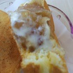 こまお - 白餡チーズ入り（税込200円）