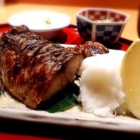 伊豆の旬 やんも 南青山店 - サバの塩焼き