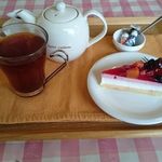 サリュート - ロシアンティーとのケーキセット