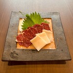 蕎麦や 銀次郎 - 特選馬刺し（画像は1人前）