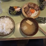 山山食堂 - A定食、ベーコンエッグ