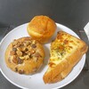 SHIBUichi BAKERY  - コーヒーナッツベーグル　　475円
ラザニアトースト　　　　　496円
塩バターパン　　　　　　　302円