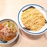 玉 - 料理写真:つけめん(特盛)