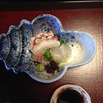 山茶花 - 刺身
      タコ鯵ヒラメ