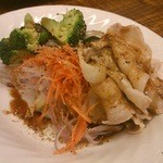 口悦 - 豚肉のしゃぶしゃぶサラダ