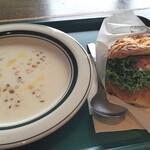 リットワークプレイス - ビシソワーズに枝豆とチーズコーン、生ハムとチーズをサンド