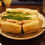 高山珈琲 - サンドイッチ　ツナとチェダーチーズ　800円