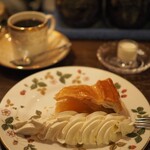 高山珈琲 - アップルパイ　700円