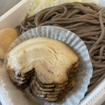 なぜ蕎麦にラー油を入れるのか。 - 料理写真: