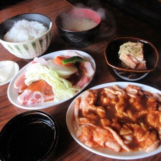 焼肉ハウス 龍天鴻 - 料理写真:今回注文したお料理（この他にクッパと牛すじスープ）