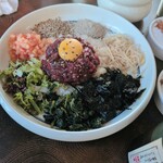 韓国料理 ブルバム - エゴマ油ユッケビビンパ(単品)：1859(1690)円