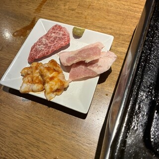 立喰い焼肉 おやびん_1