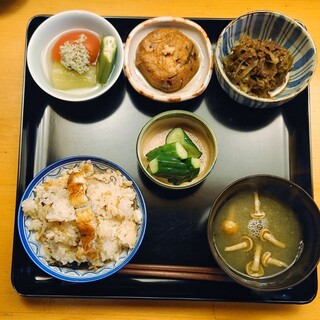 督