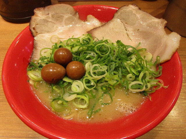 ラーメンたろう 三宮本店 - 三宮（神戸市営）/ラーメン | 食べログ