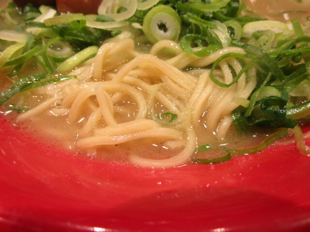 ラーメンたろう 三宮本店 - 三宮（神戸市営）/ラーメン | 食べログ